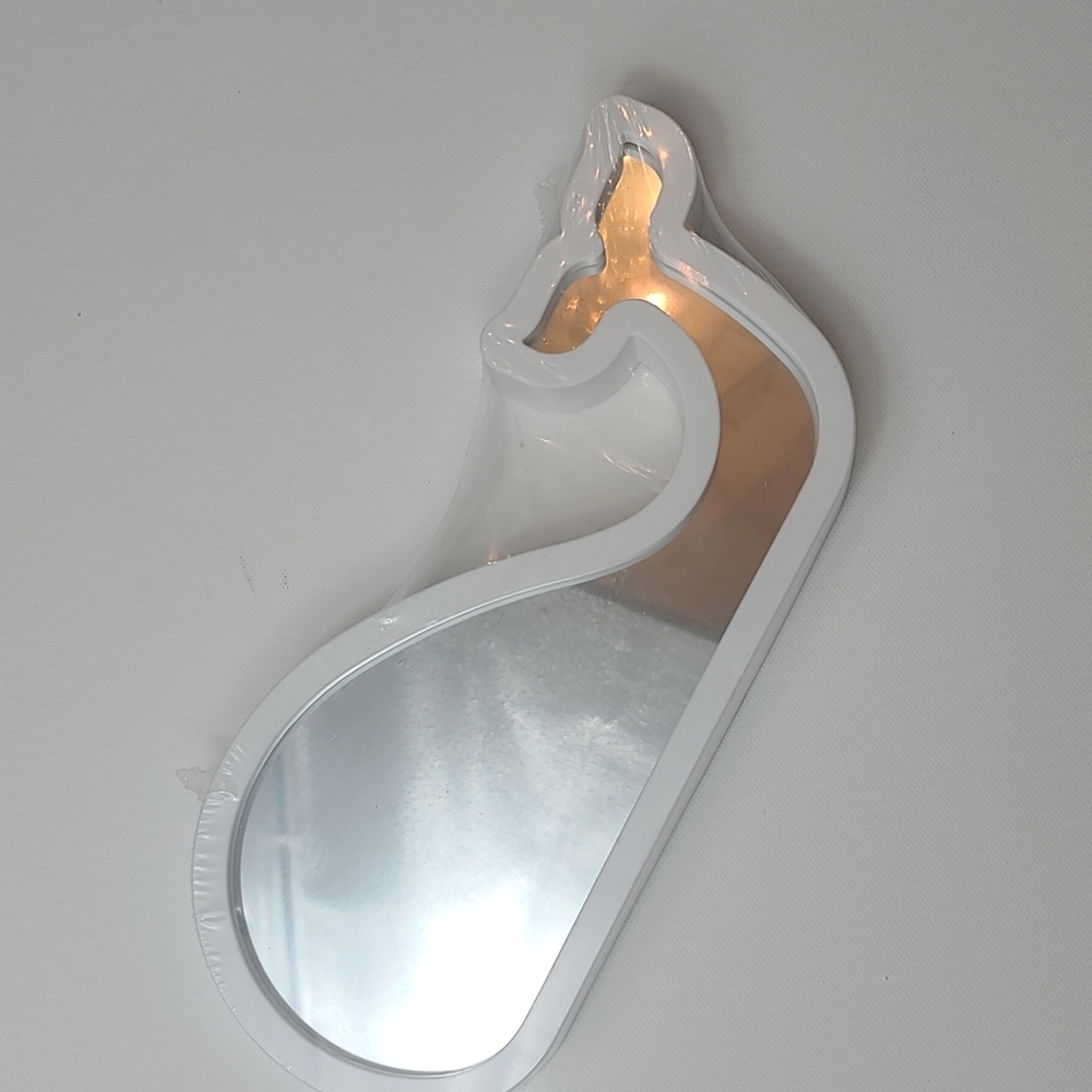 Whale mini mirror decor